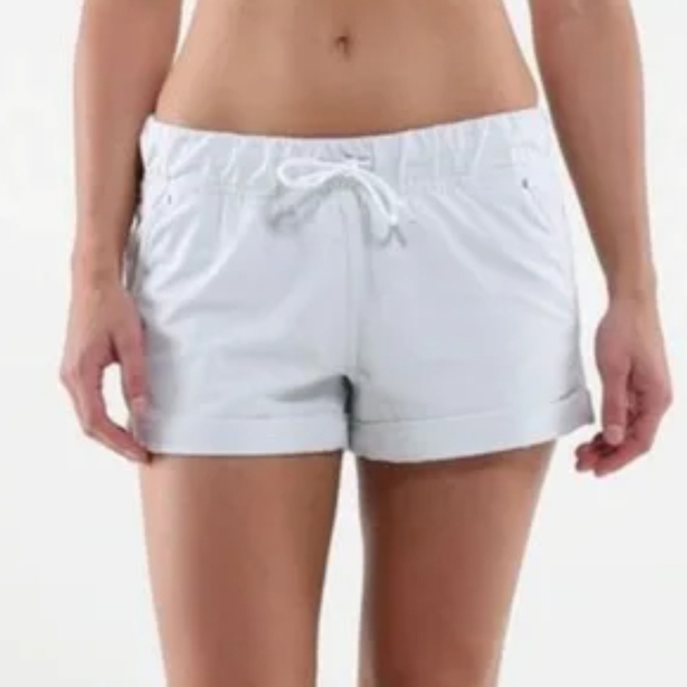 Lululemon play all day shorts size 4